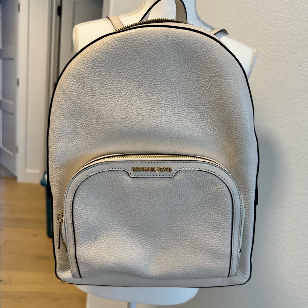 Michael Kors cream backpack! Gorgeous condition only used once
